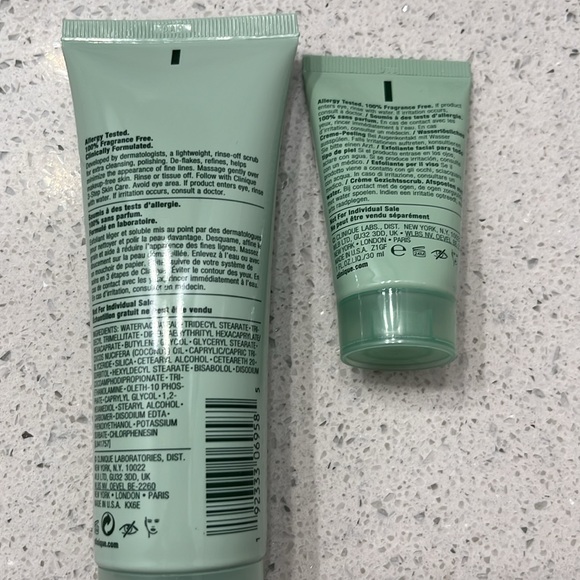 Clinique 7 Day Scrubs - Picture 2 of 2